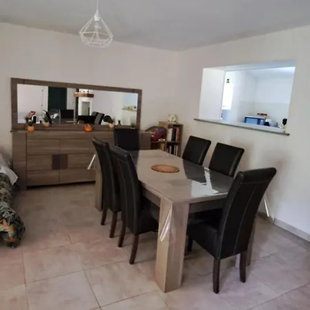 Entier Chez Hélène Casa vacanze *
