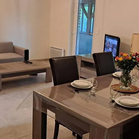 Дом отдыха Entier Chez Helene *