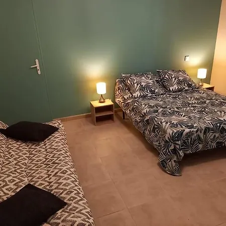 Дом отдыха Entier Chez Helene Sainte-Gemme-Martaillac